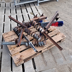 5 stk. brugte beslag til fjedrekobørster 